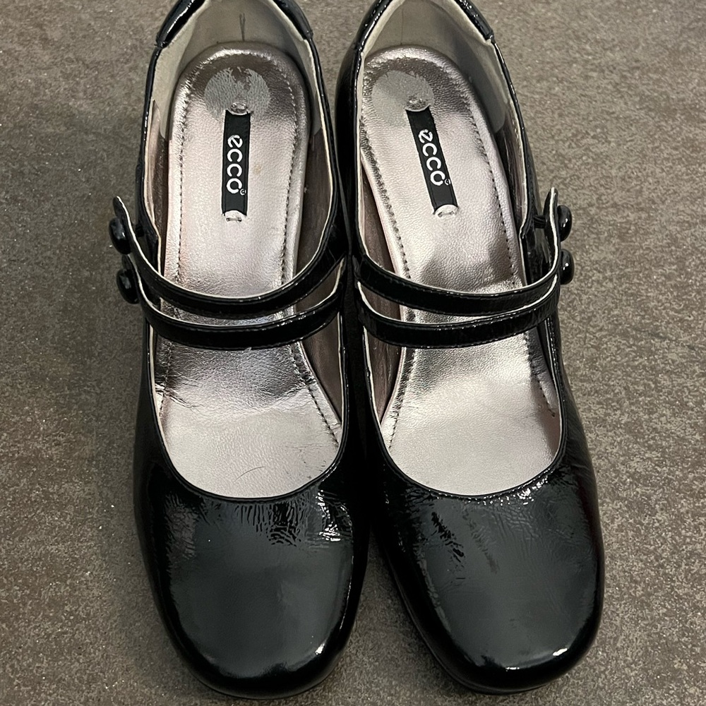 ECCO Women's Glossy Black Mary Janes